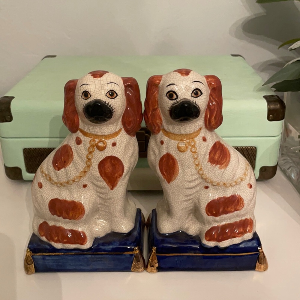 Staffordshire reproduction pair orange figurines